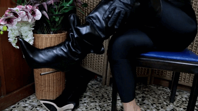 The revenge of Catwoman - orgasm denied (gif)